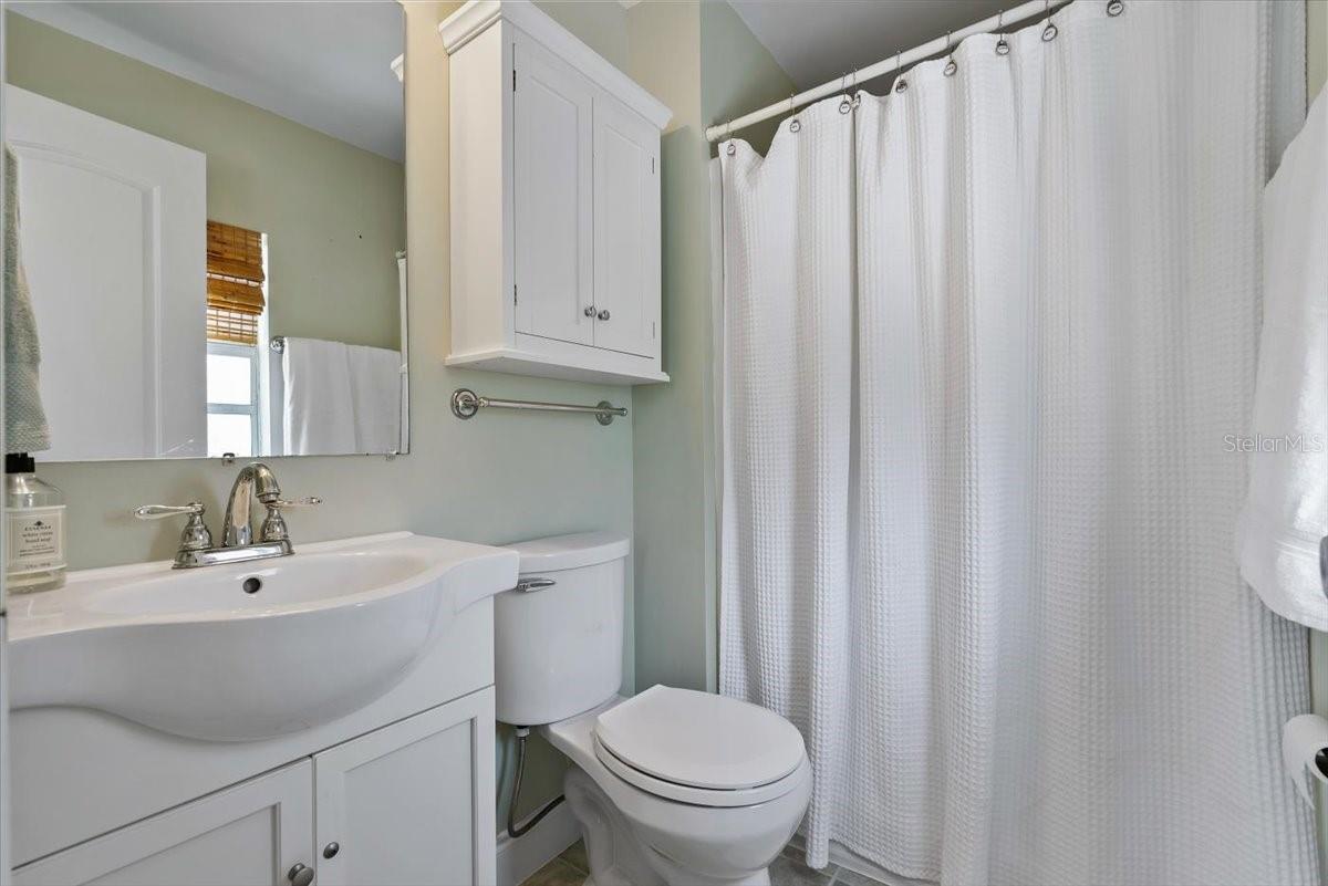 Image 44 of 53 For 235 10th Avenue Ne
