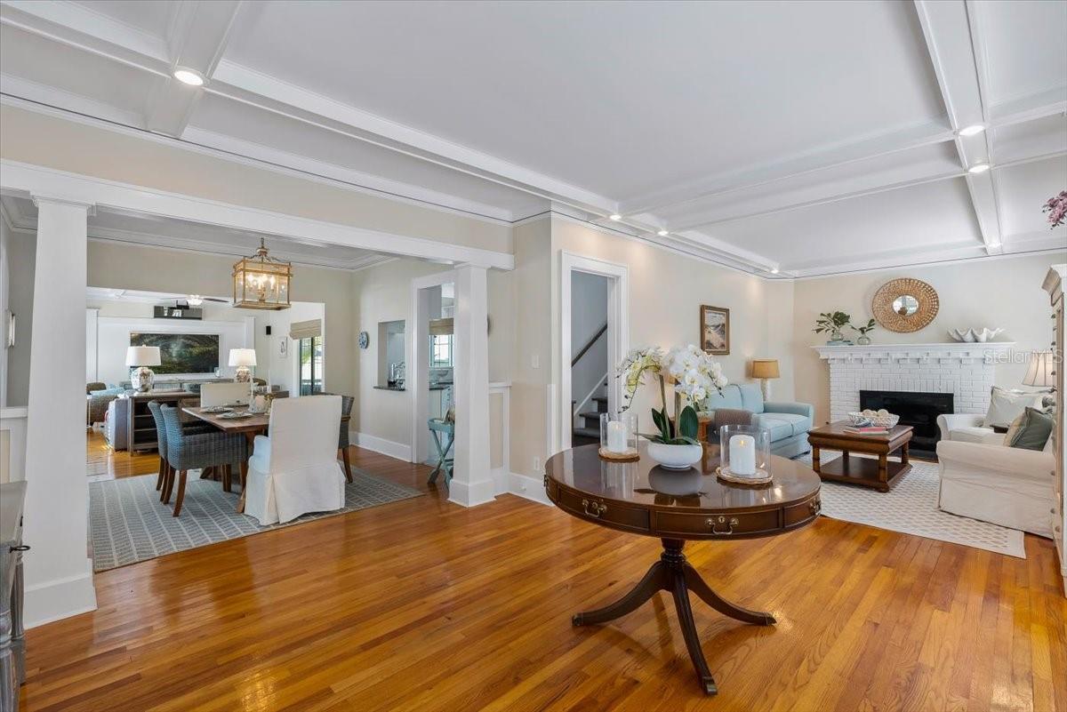 Image 8 of 53 For 235 10th Avenue Ne