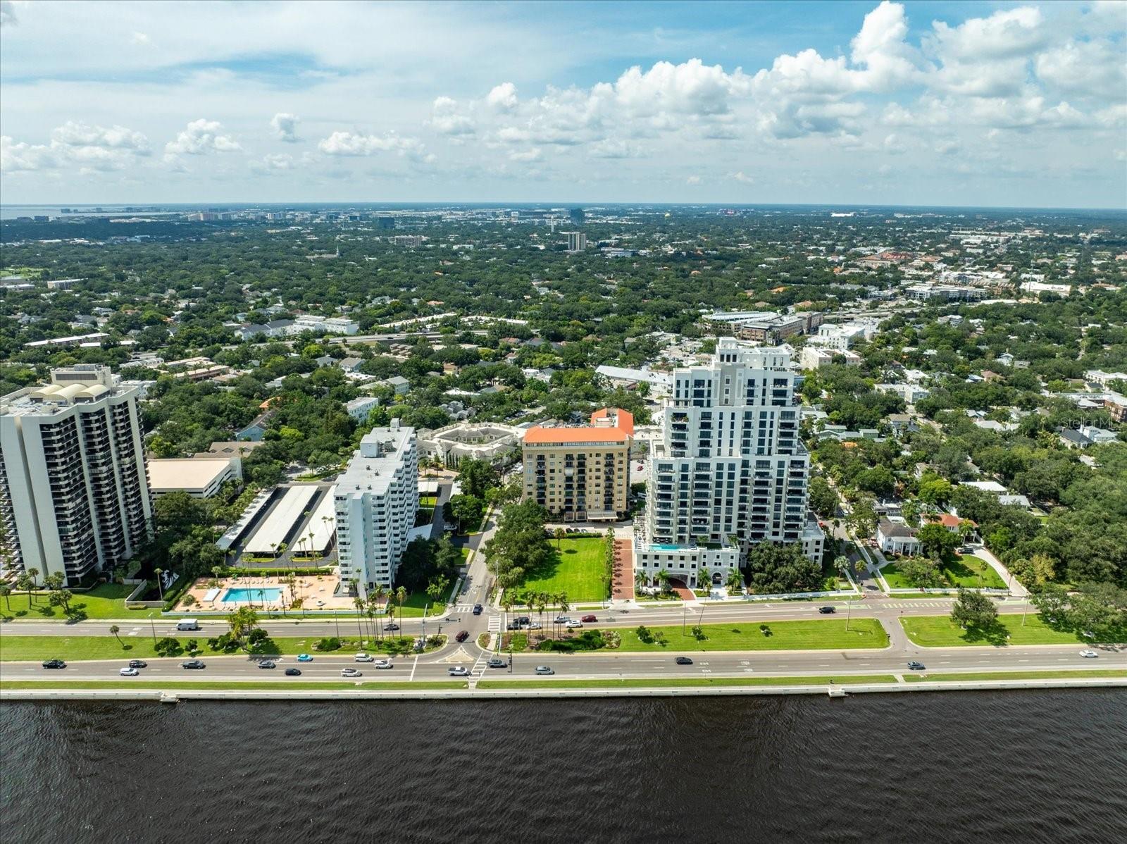 Image 9 of 39 For 2109 Bayshore Boulevard 203