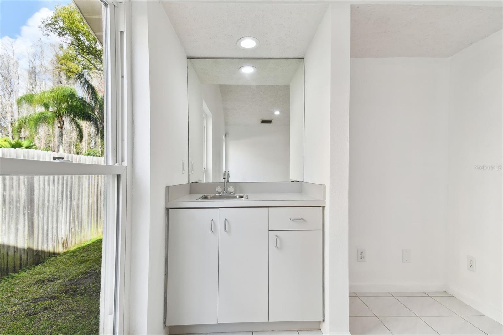 Image 10 of 52 For 4735 Foxshire Circle