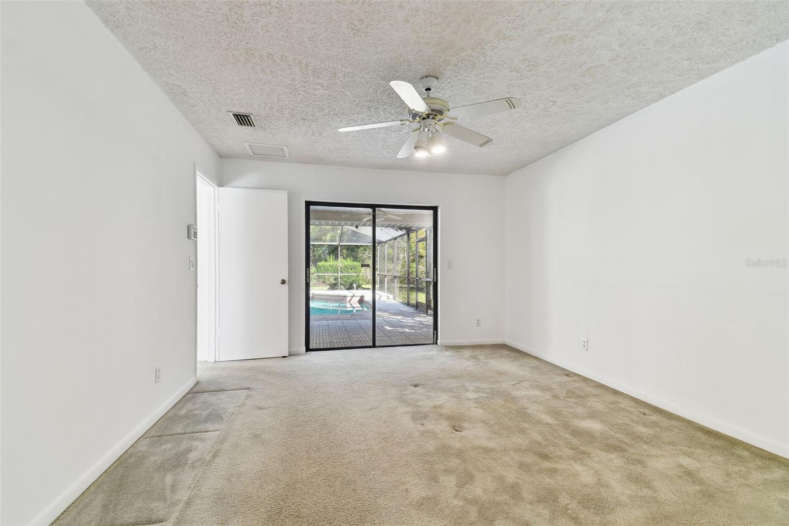 Image 17 of 52 For 4735 Foxshire Circle