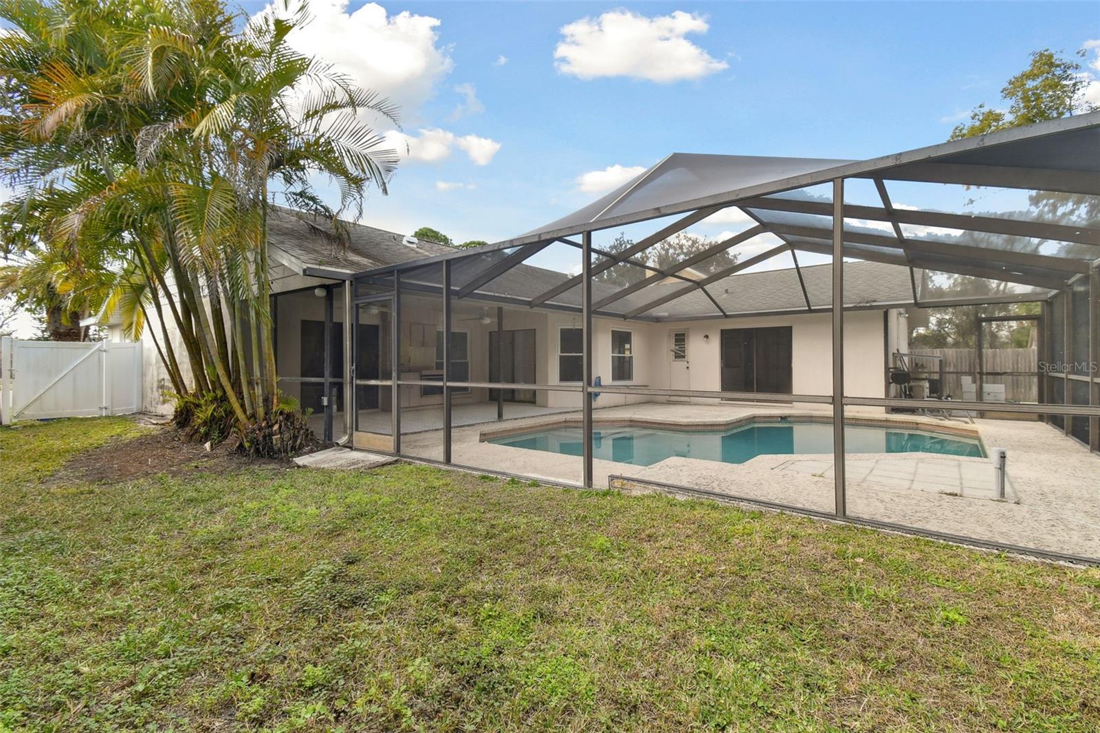 Image 37 of 52 For 4735 Foxshire Circle