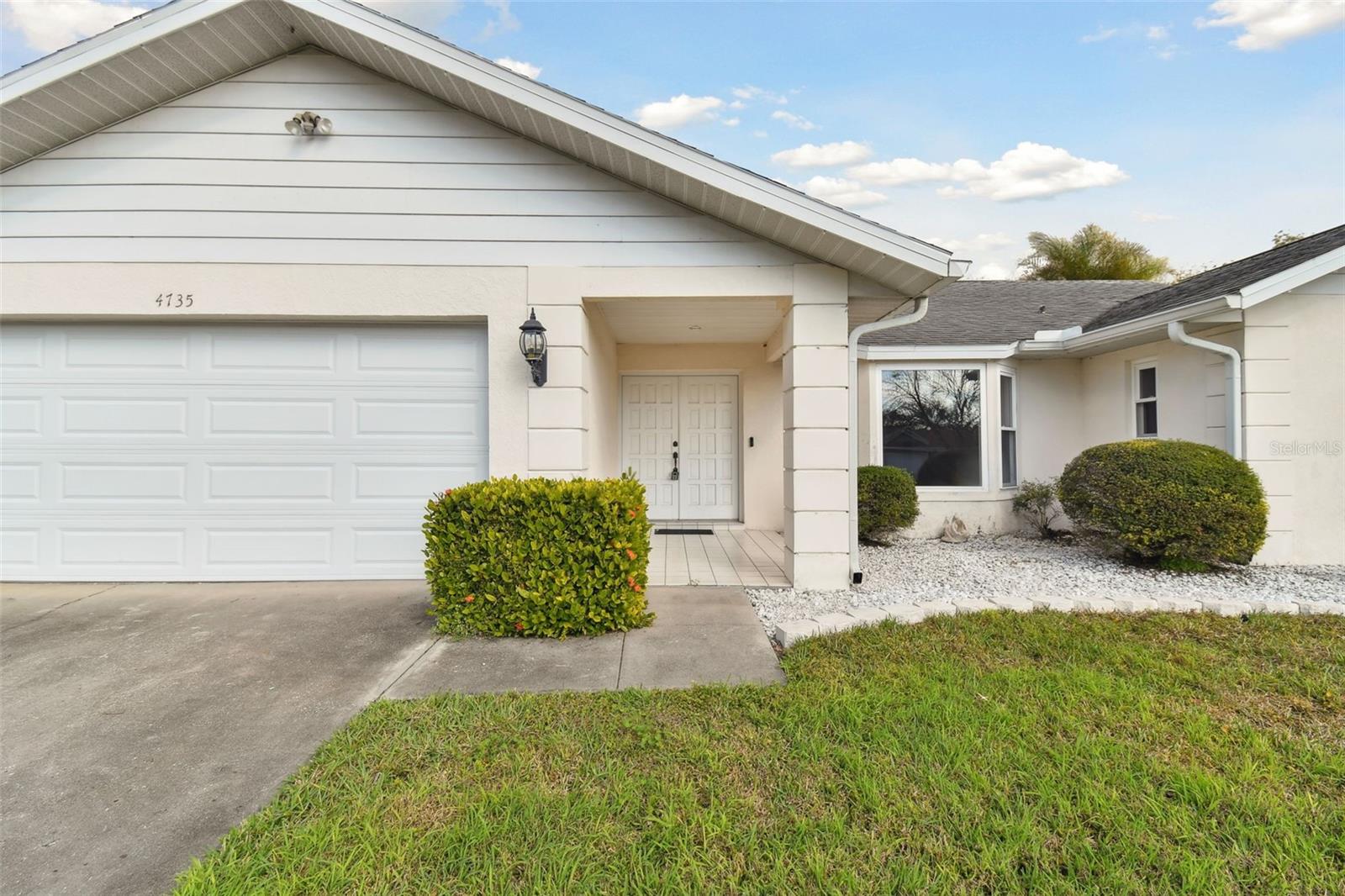 Image 4 of 52 For 4735 Foxshire Circle
