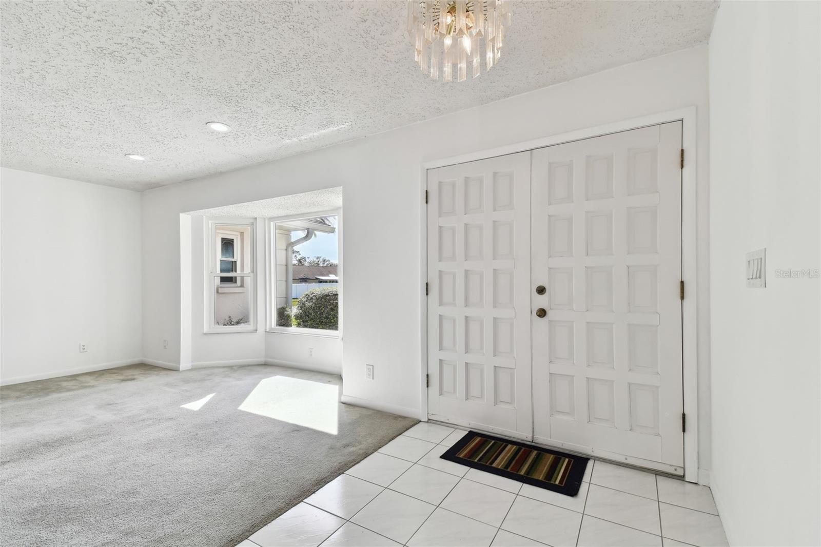 Image 5 of 52 For 4735 Foxshire Circle