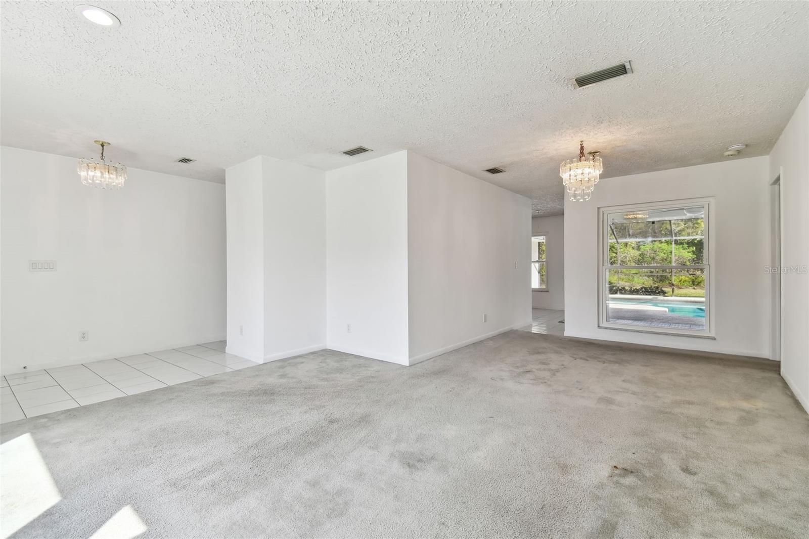 Image 7 of 52 For 4735 Foxshire Circle