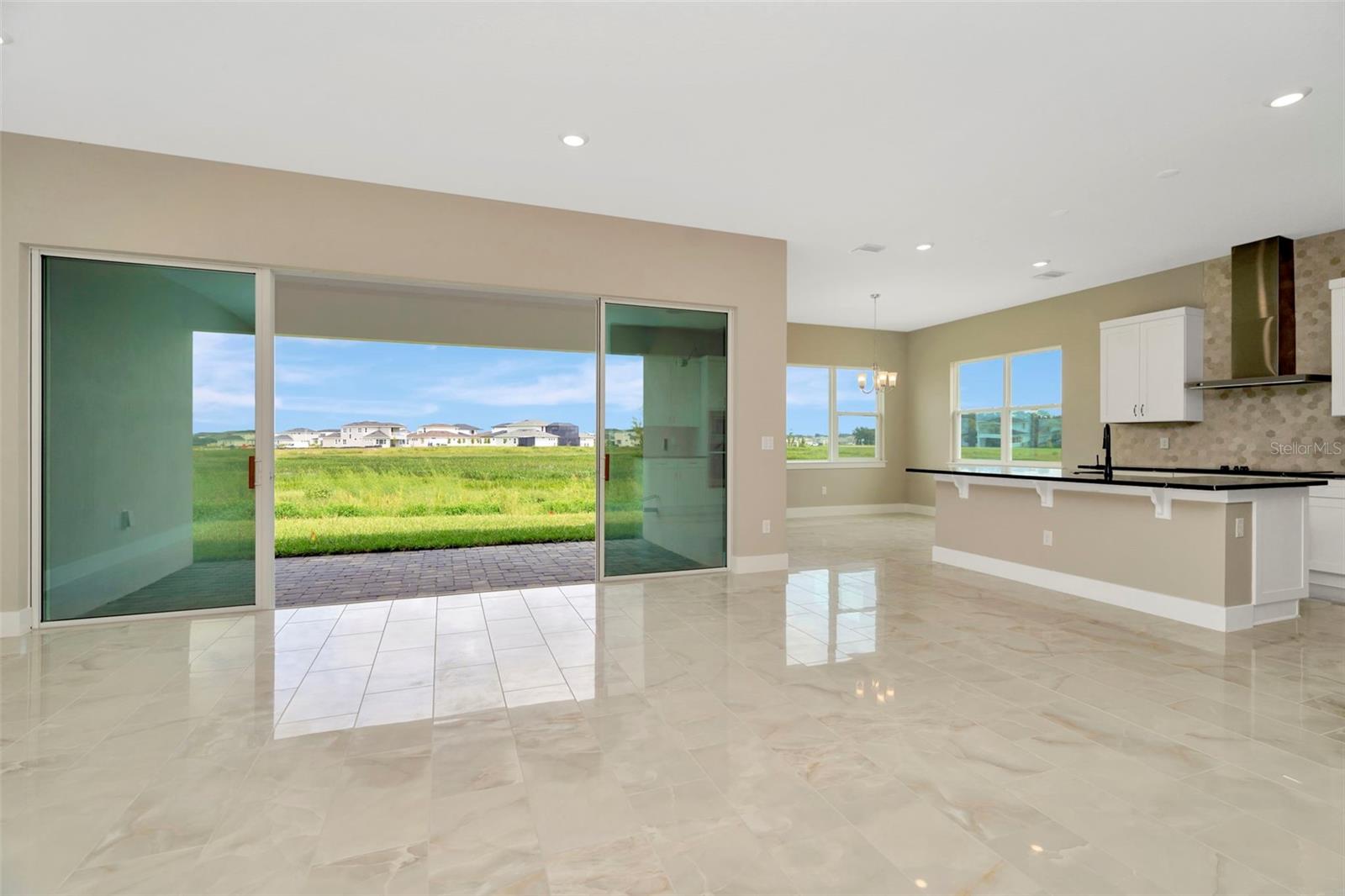 Listing photo id 36 for 10432 Torchwood Sea Way