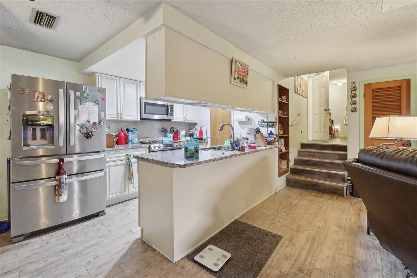 Listing photo id 20 for 303 Grand Avenue