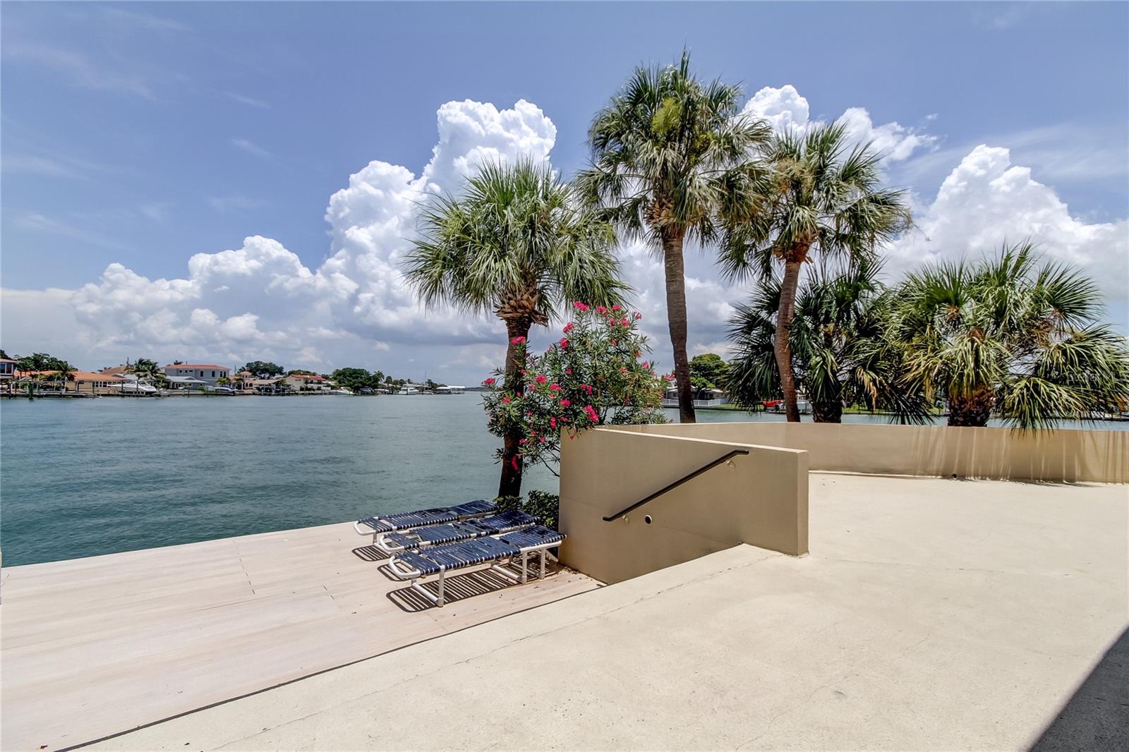 Listing photo id 67 for 400 Island Way 612