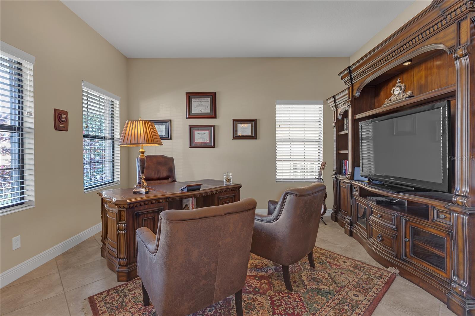 Listing photo id 9 for 8414 Eagle Brook Drive