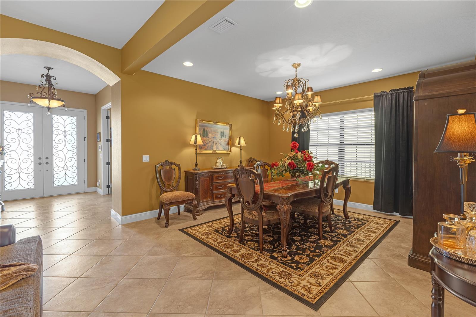 Listing photo id 12 for 8414 Eagle Brook Drive