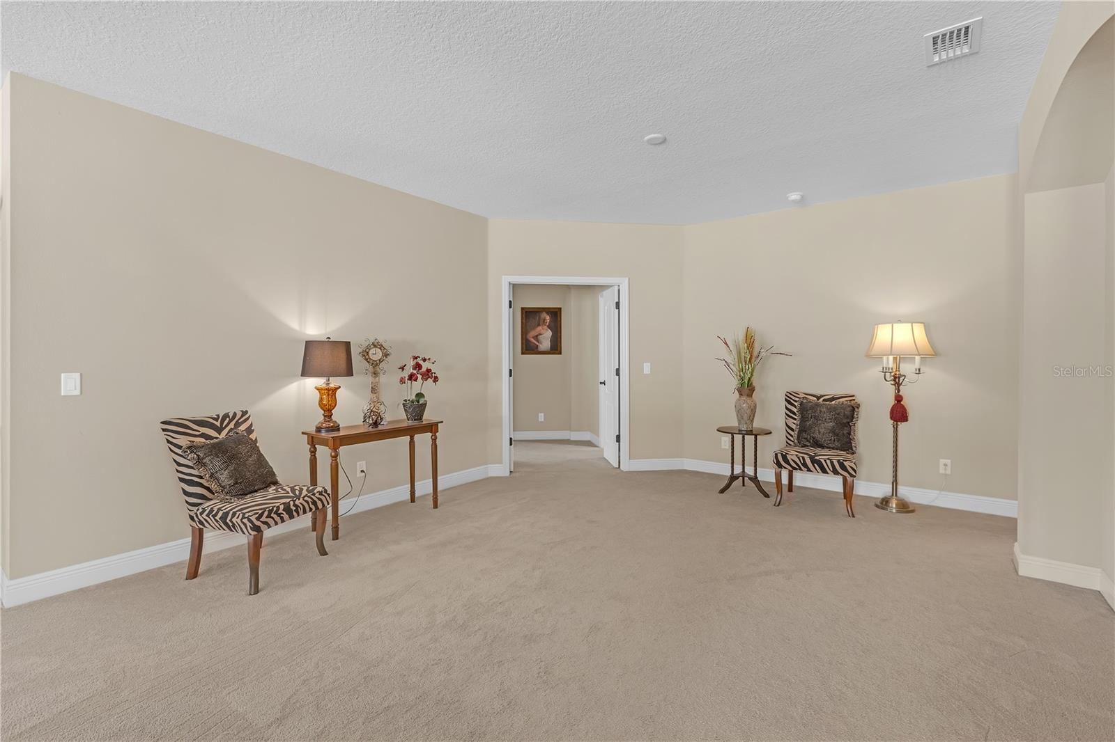 Listing photo id 32 for 8414 Eagle Brook Drive