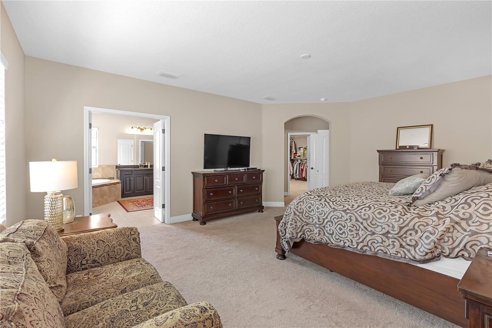 Listing photo id 37 for 8414 Eagle Brook Drive