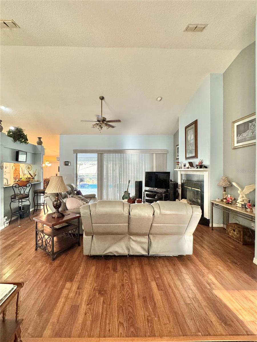 Image 25 of 79 For 4797 N Lena Dr
