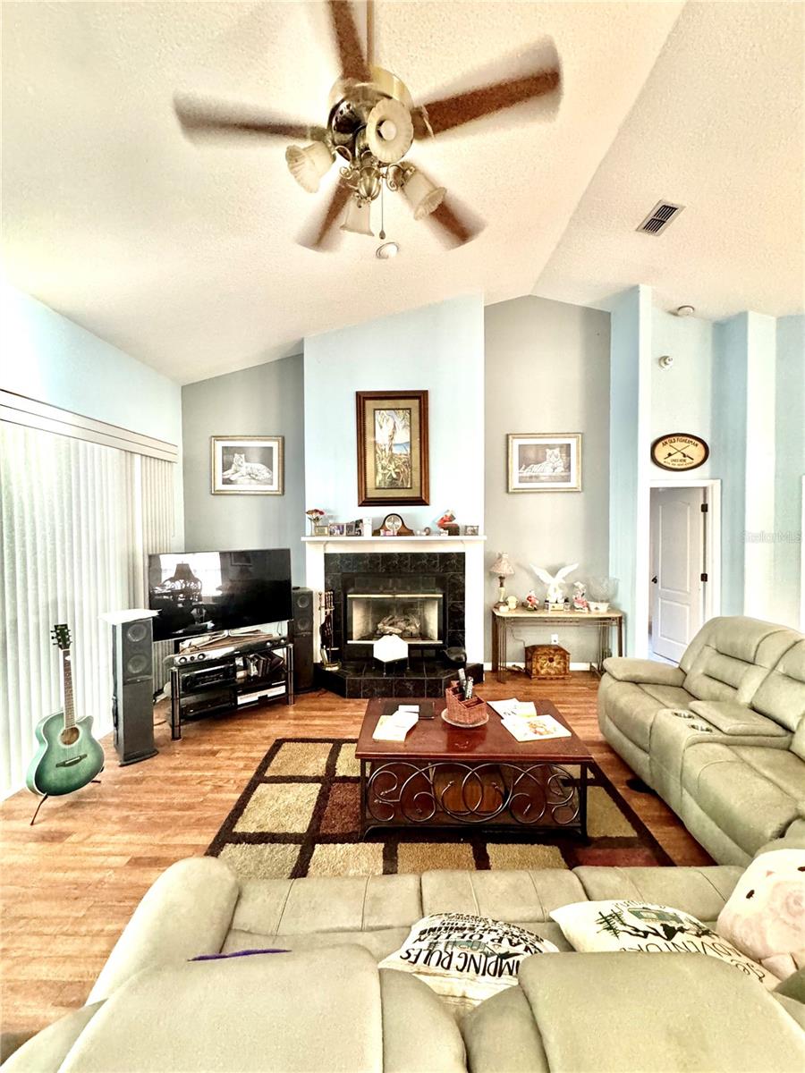 Image 27 of 79 For 4797 N Lena Dr
