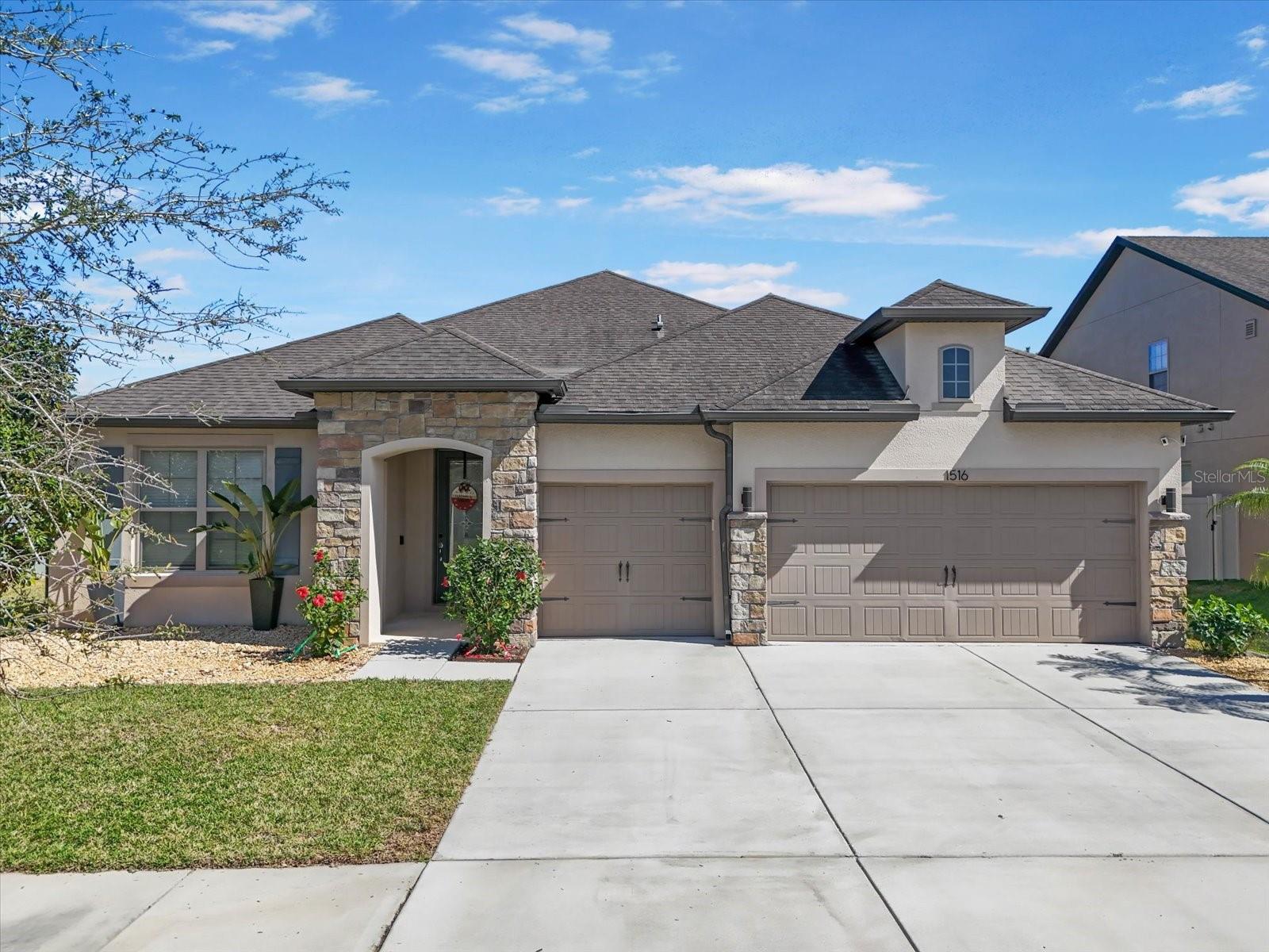 Listing photo id 23 for 1516 Glen Alpine Place