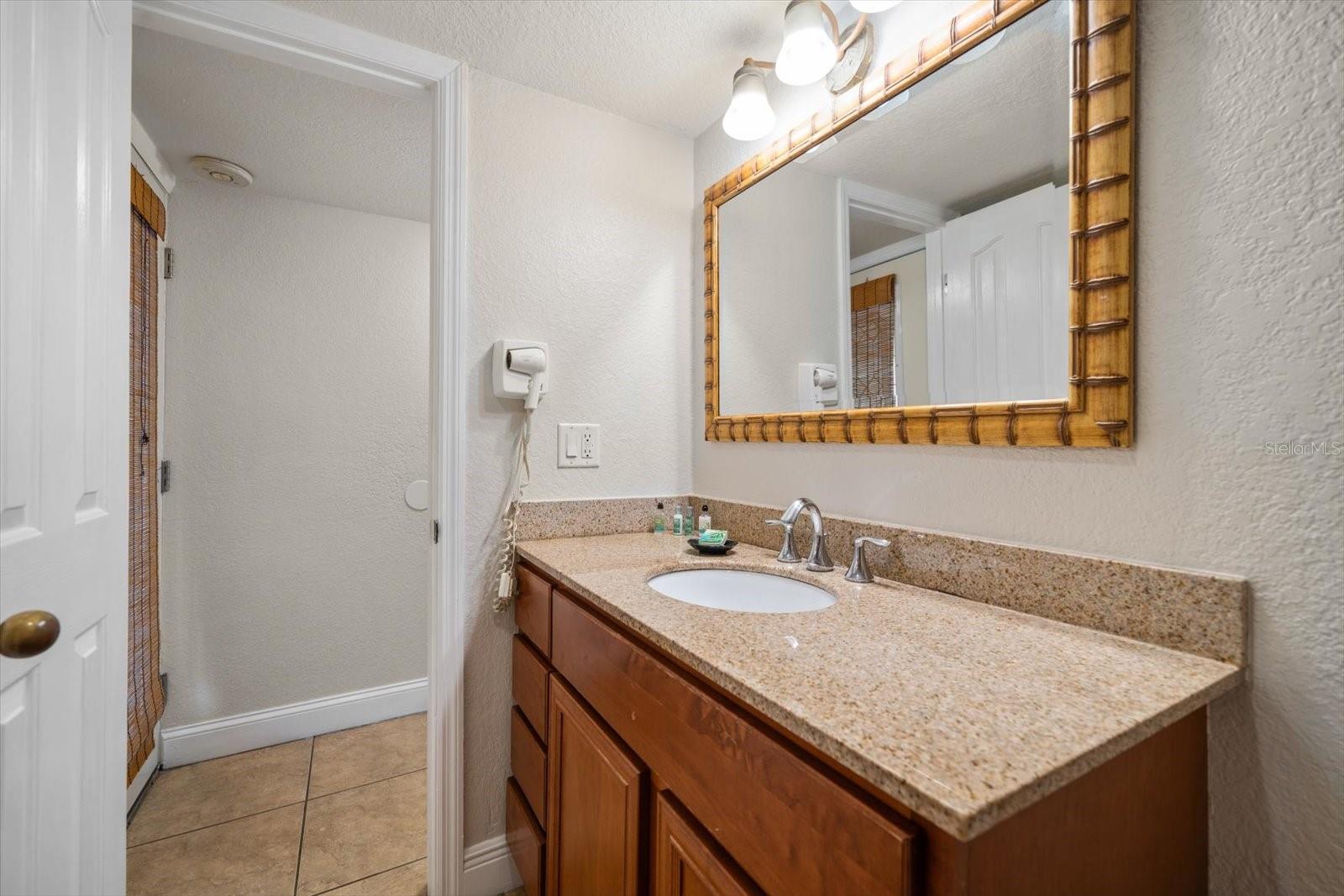 Listing photo id 8 for 1414 Bayshore Boulevard 227