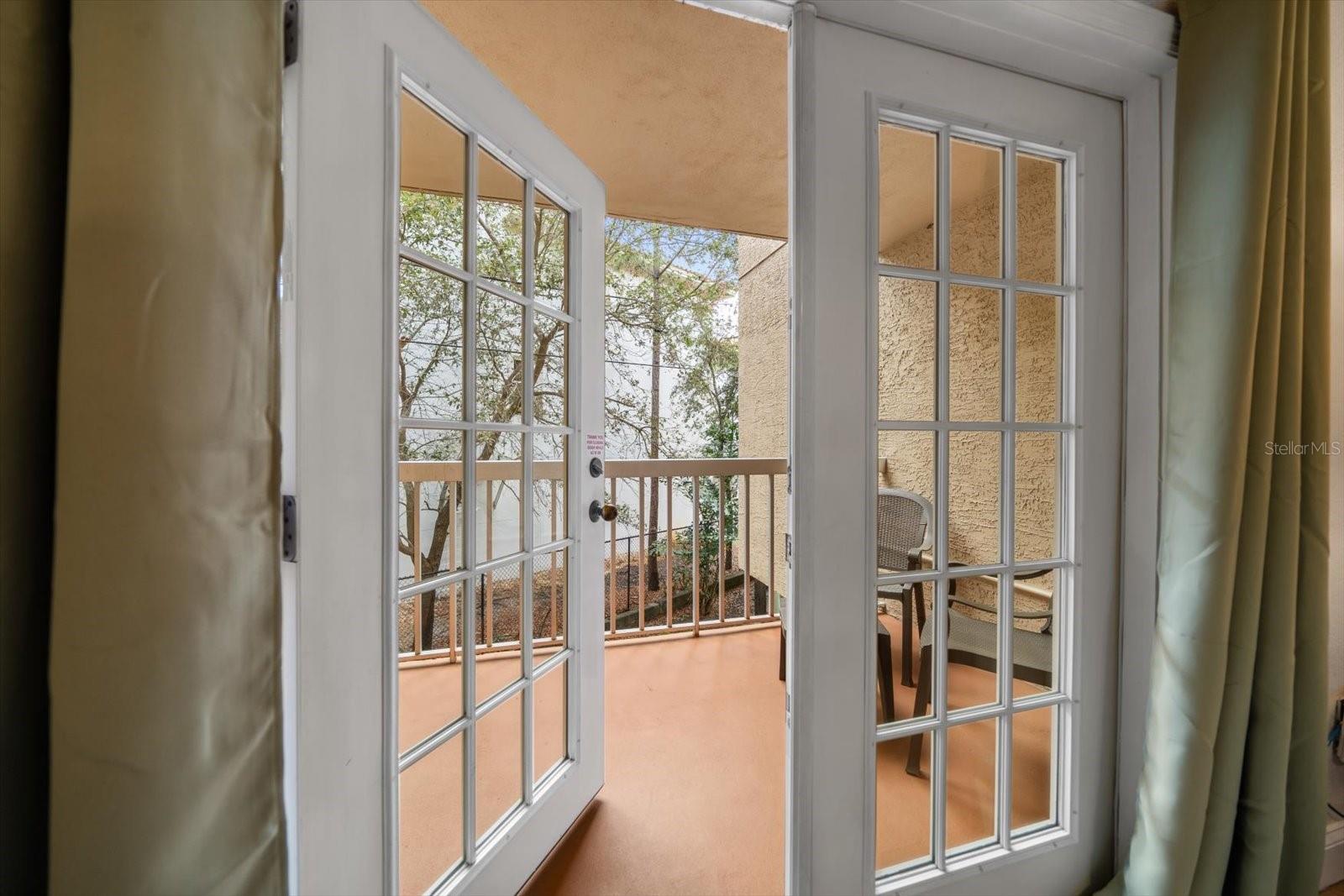 Listing photo id 10 for 1414 Bayshore Boulevard 227