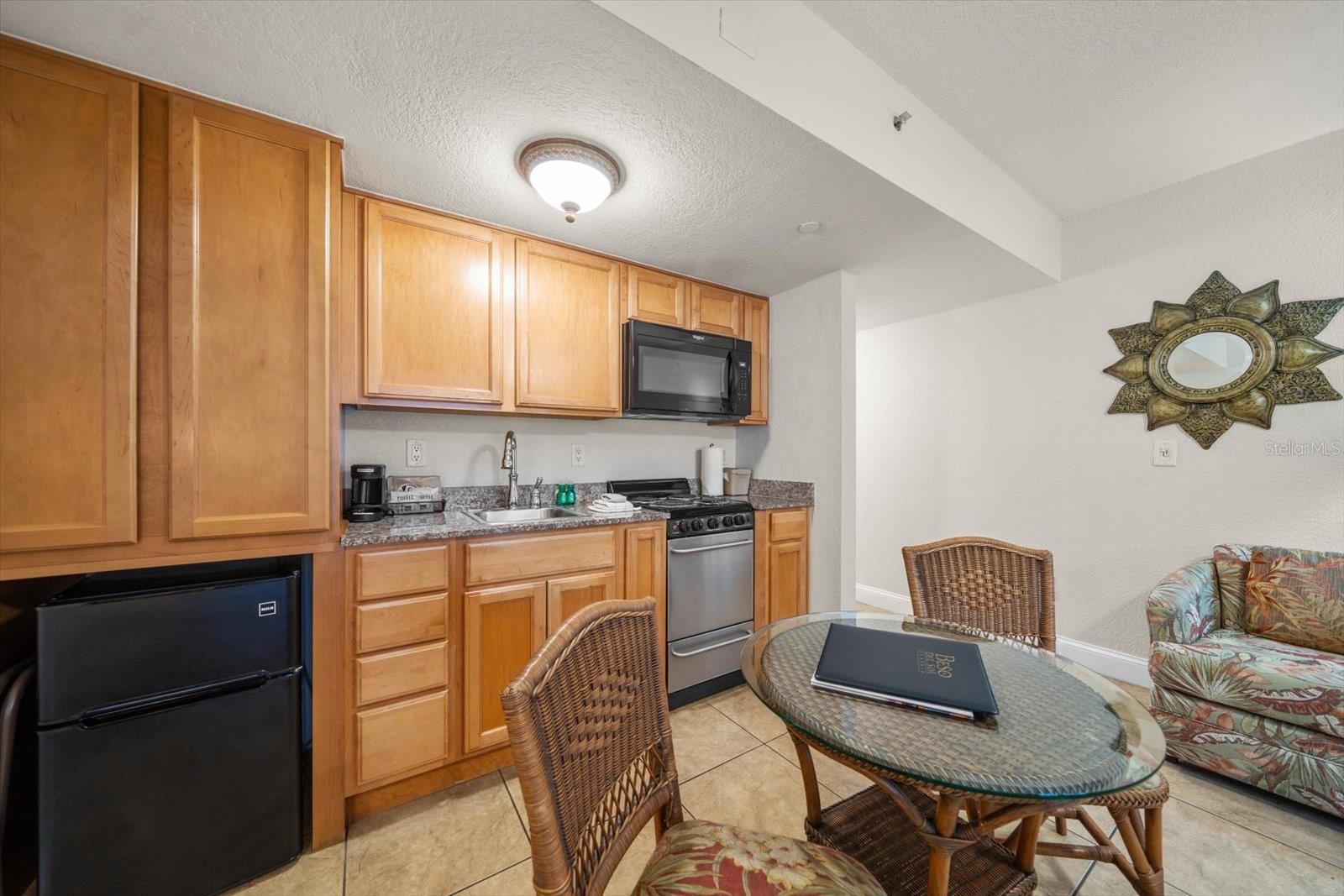 Listing photo id 2 for 1414 Bayshore Boulevard 227