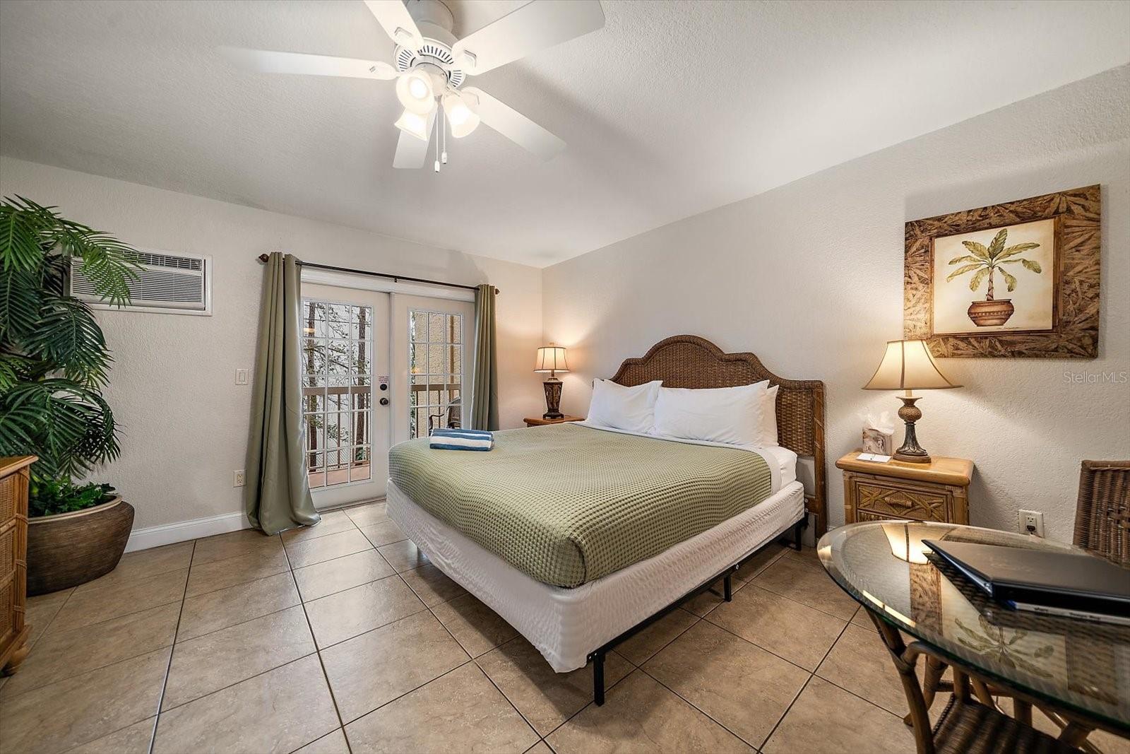 Listing photo id 4 for 1414 Bayshore Boulevard 227