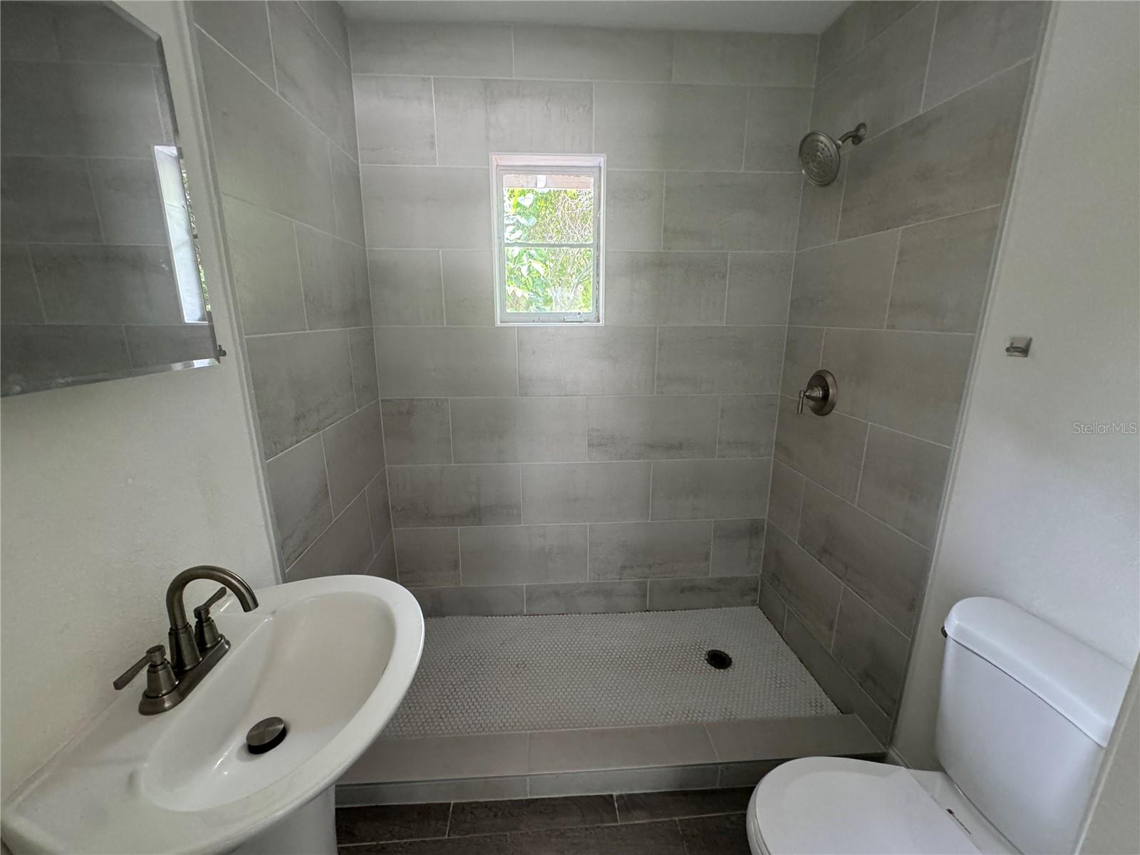 Image 10 of 20 For 1529 Sadlon Avenue