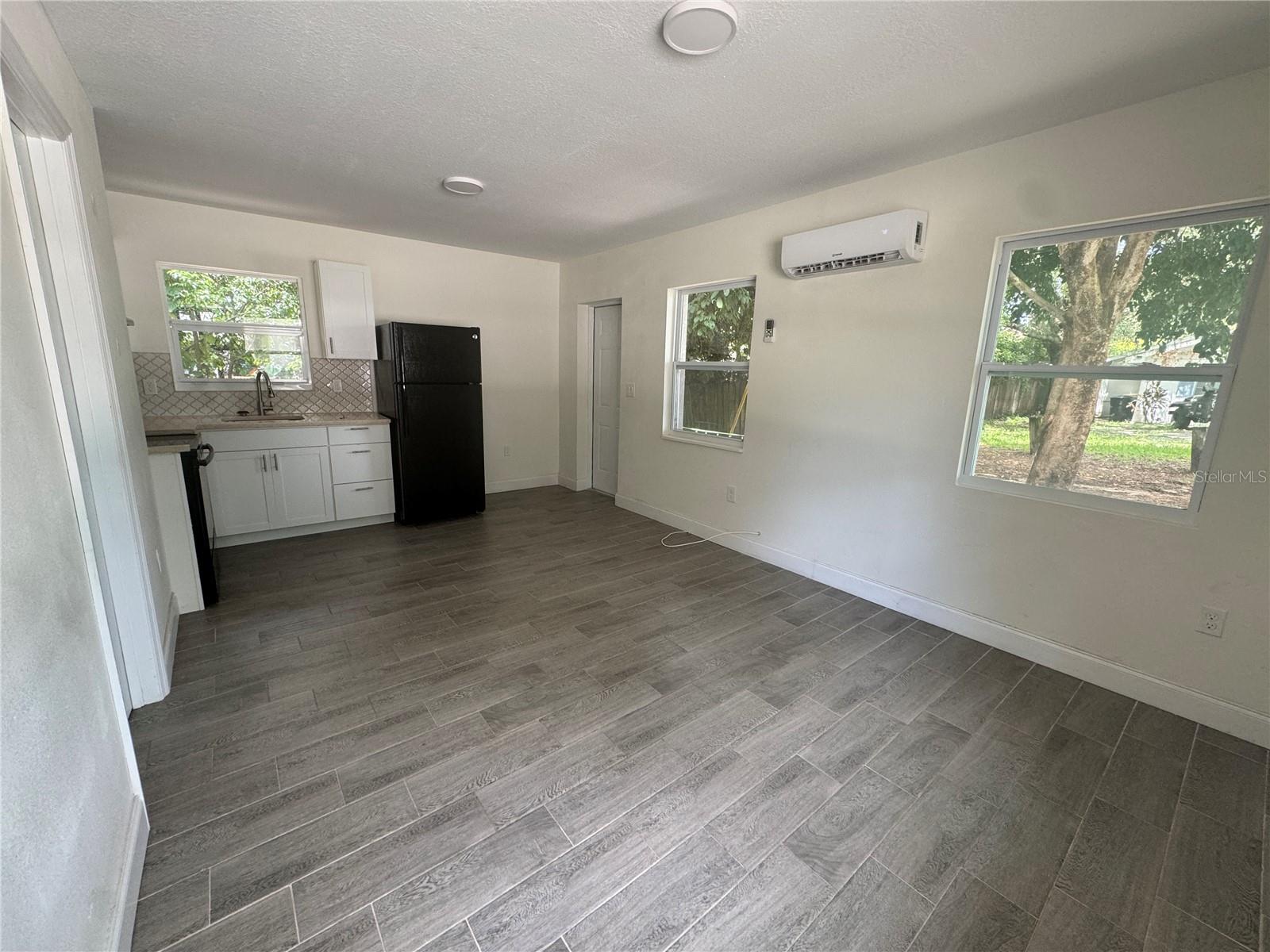 Image 8 of 20 For 1529 Sadlon Avenue