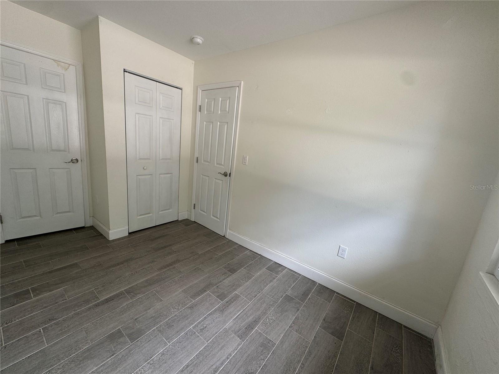 Image 9 of 20 For 1529 Sadlon Avenue