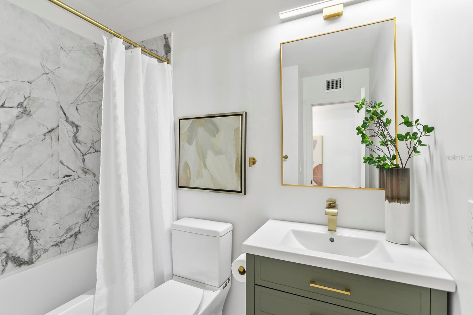 Listing photo id 15 for 8704 Thornwood Lane