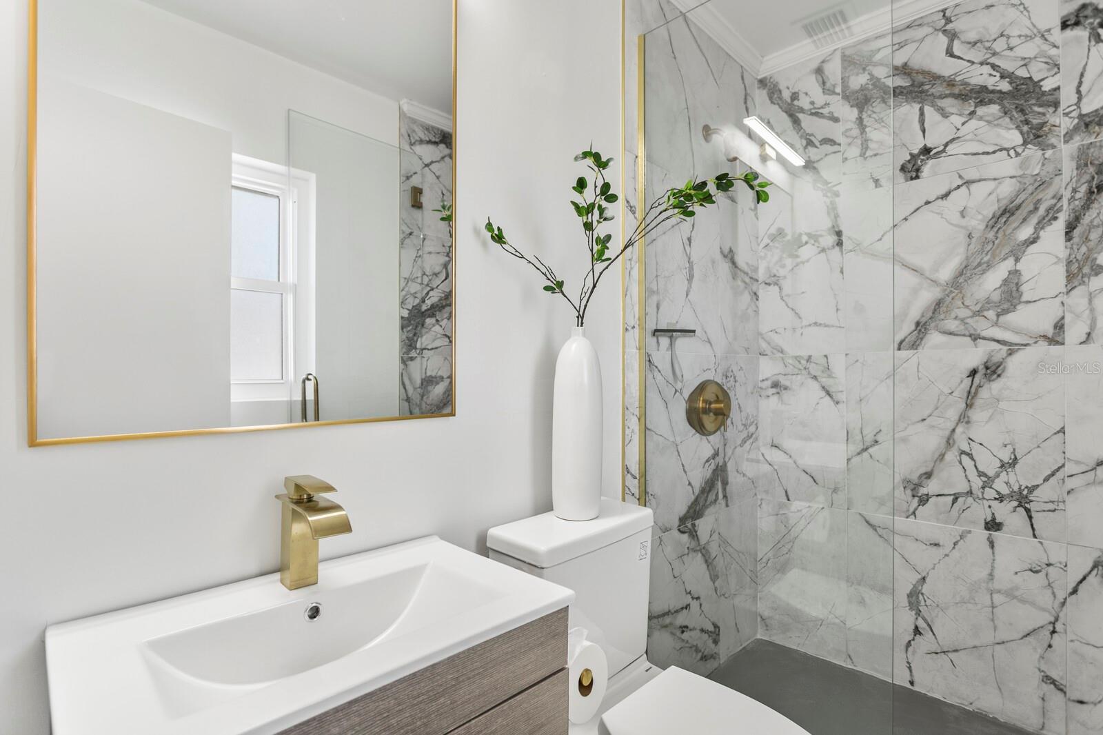 Listing photo id 16 for 8704 Thornwood Lane