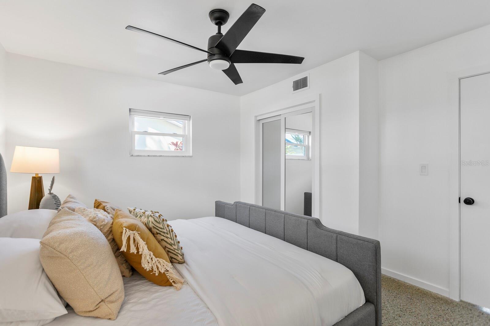 Listing photo id 24 for 8704 Thornwood Lane