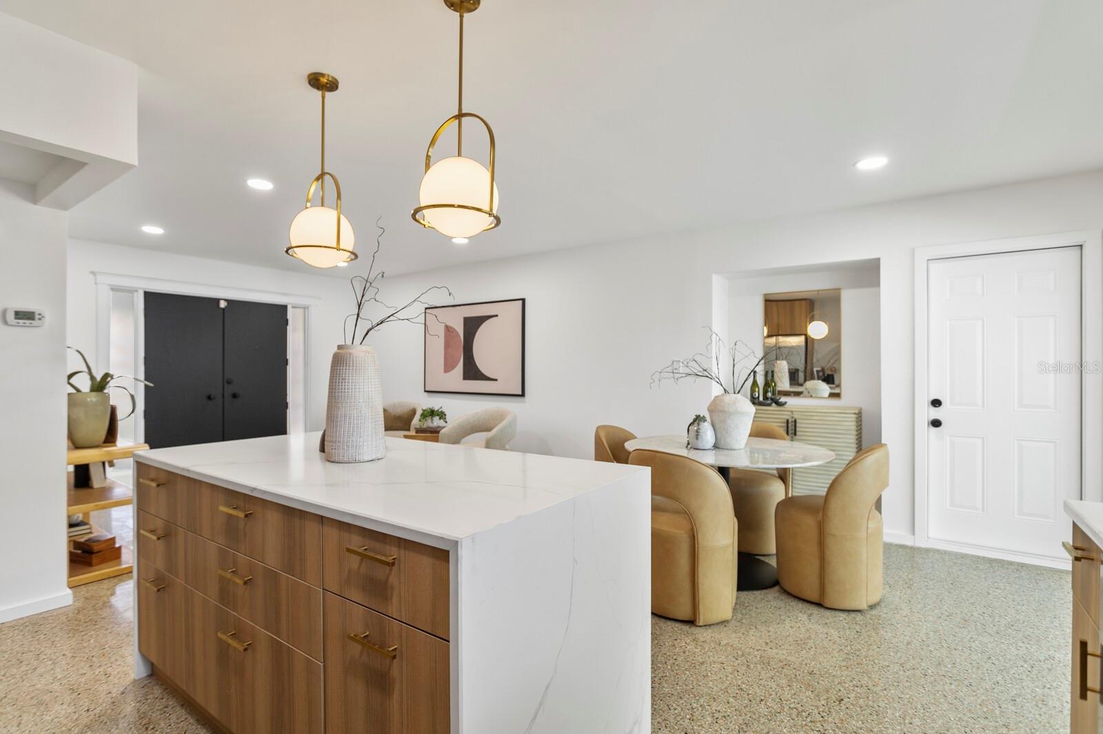 Listing photo id 28 for 8704 Thornwood Lane
