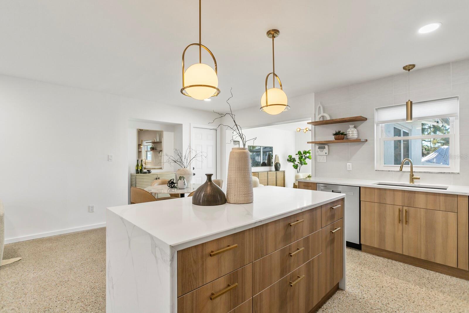 Listing photo id 29 for 8704 Thornwood Lane