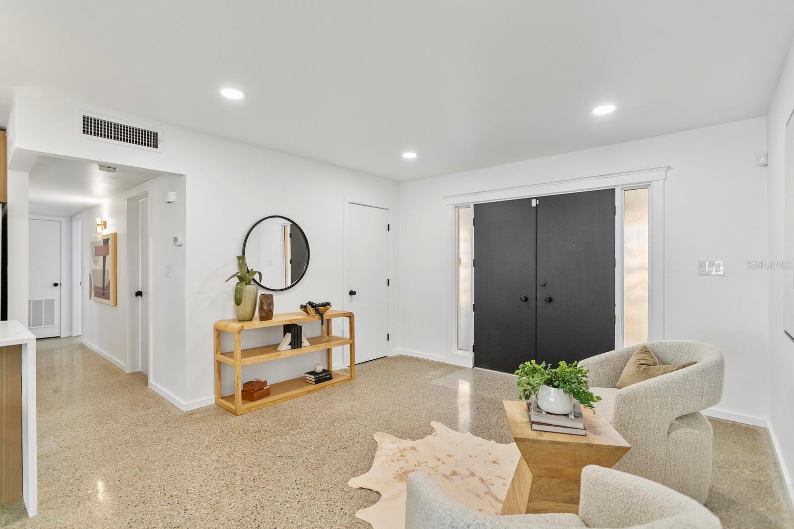 Listing photo id 30 for 8704 Thornwood Lane