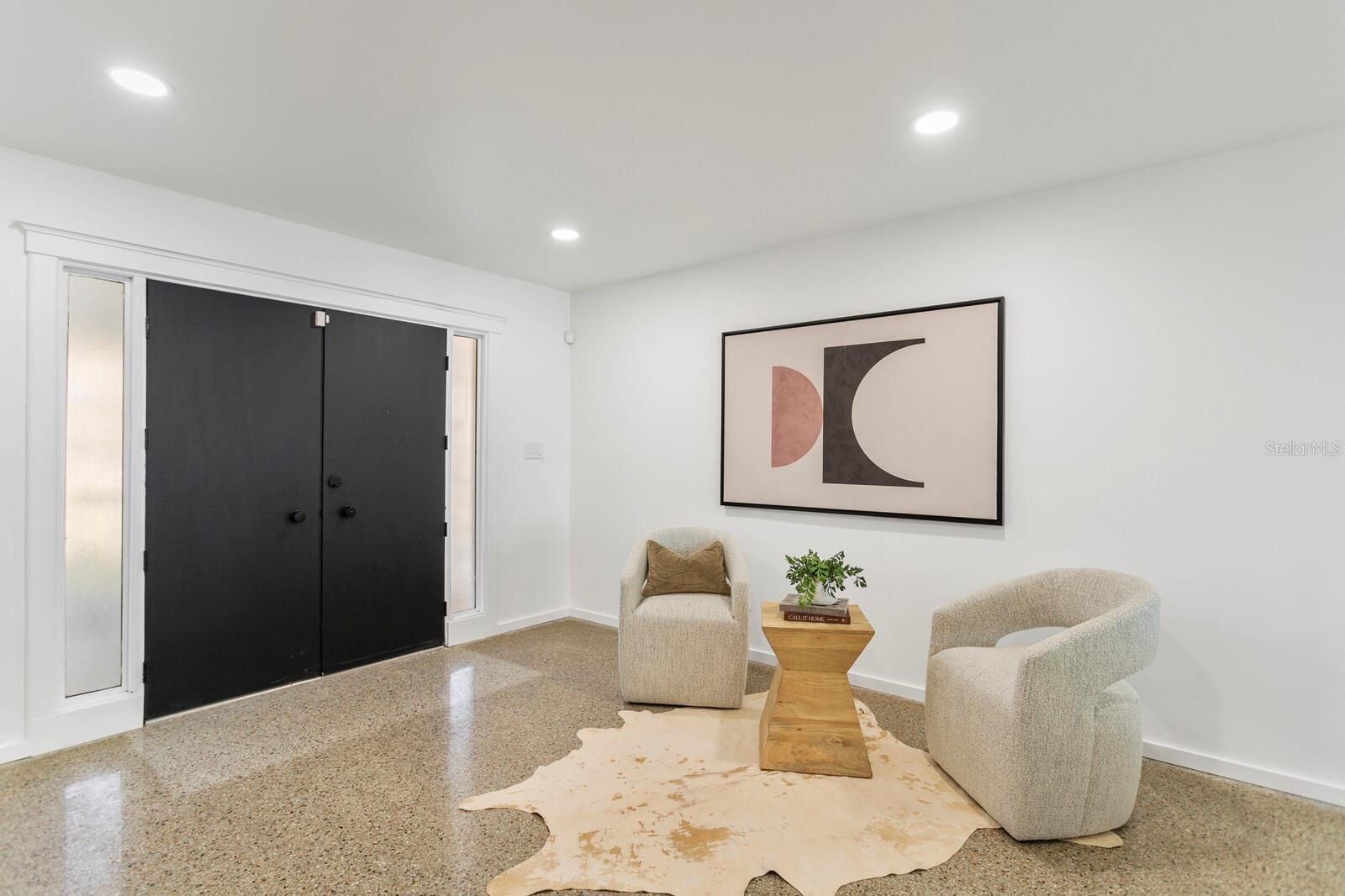 Listing photo id 32 for 8704 Thornwood Lane