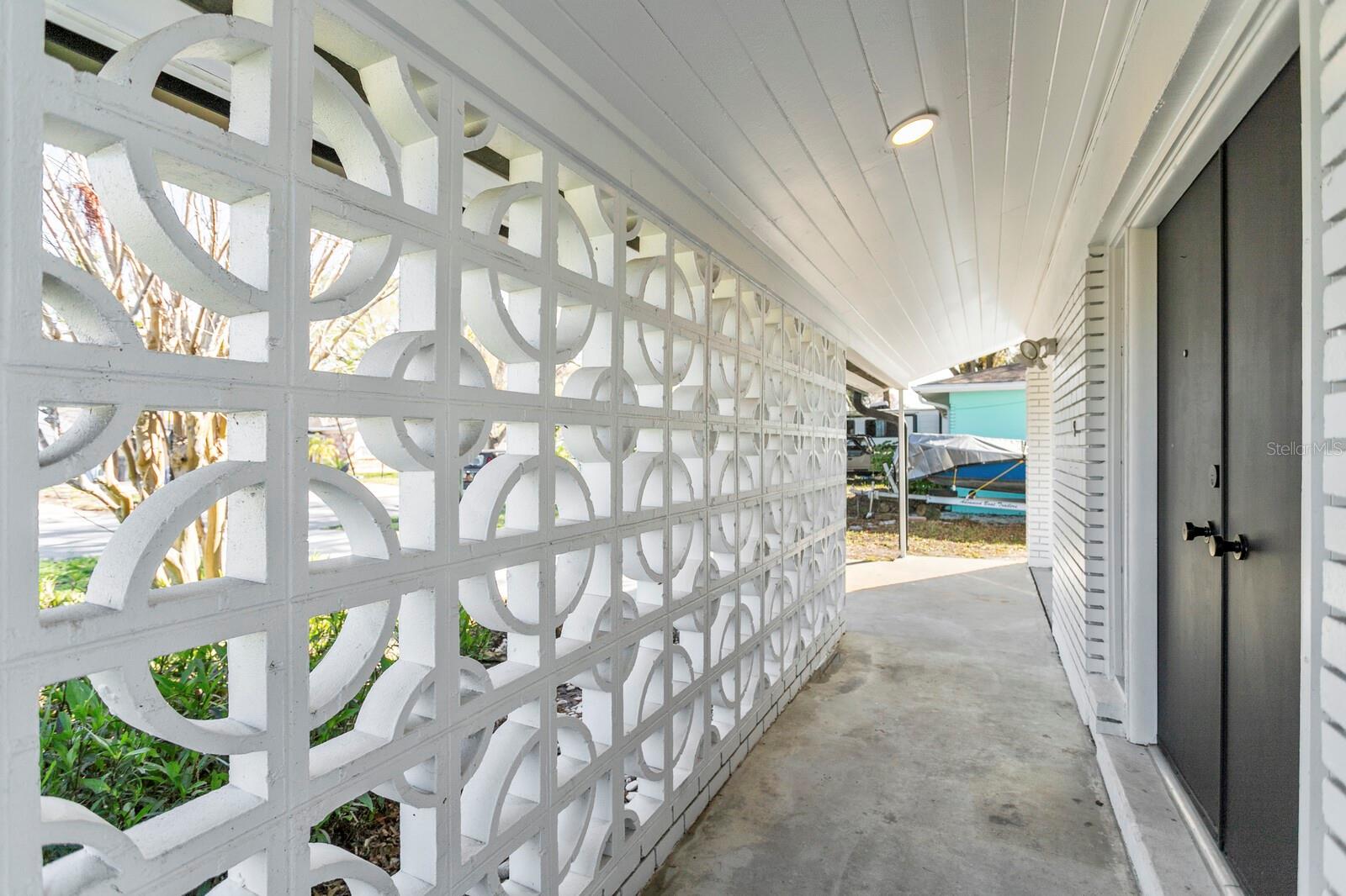 Listing photo id 34 for 8704 Thornwood Lane