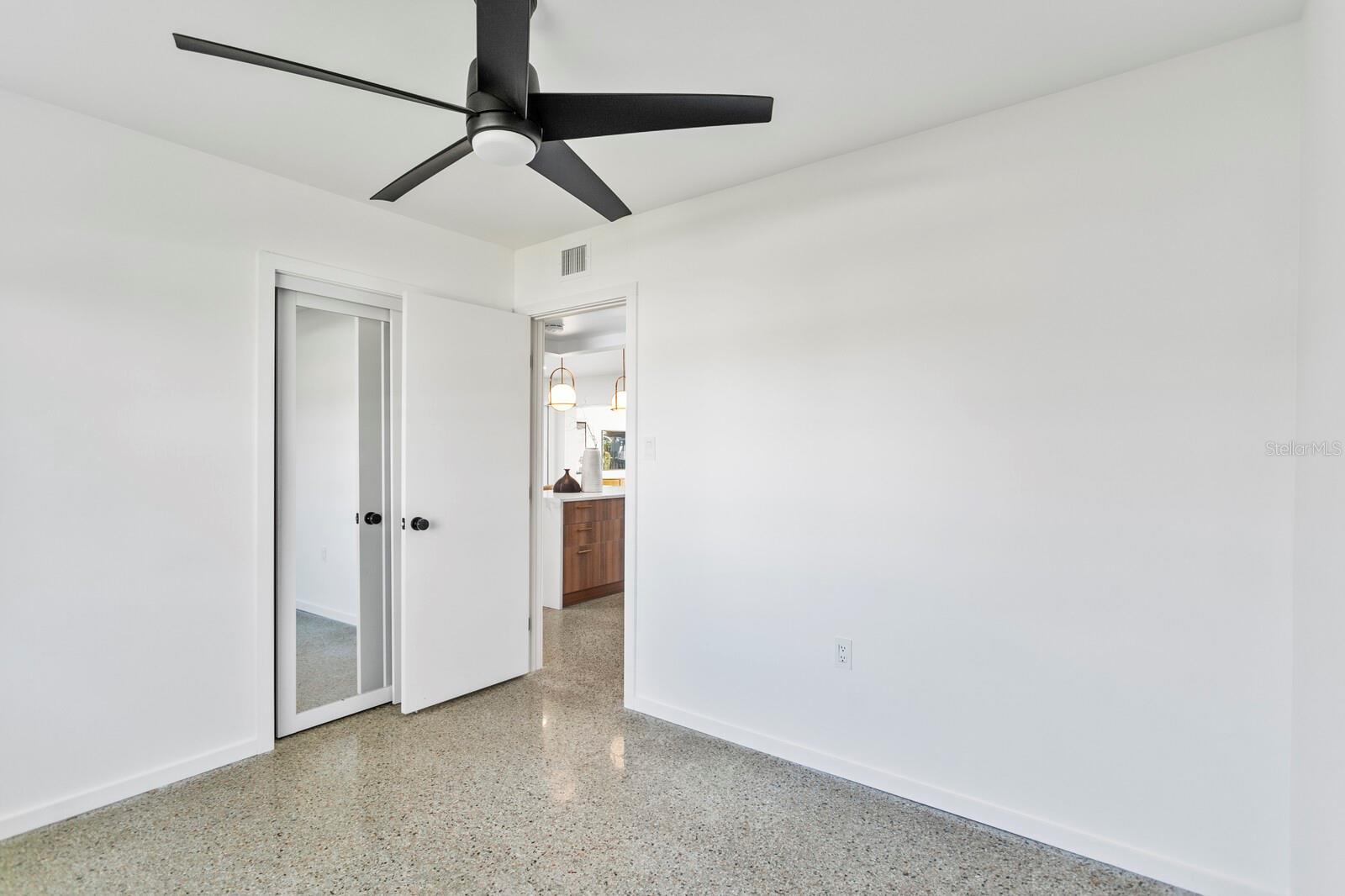 Listing photo id 35 for 8704 Thornwood Lane