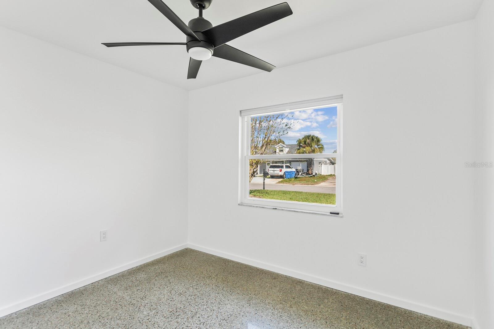 Listing photo id 36 for 8704 Thornwood Lane