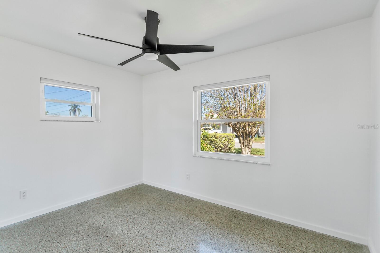 Listing photo id 37 for 8704 Thornwood Lane