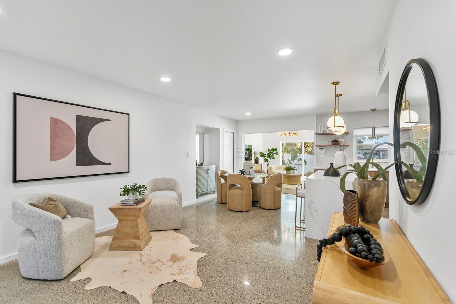 Listing photo id 7 for 8704 Thornwood Lane