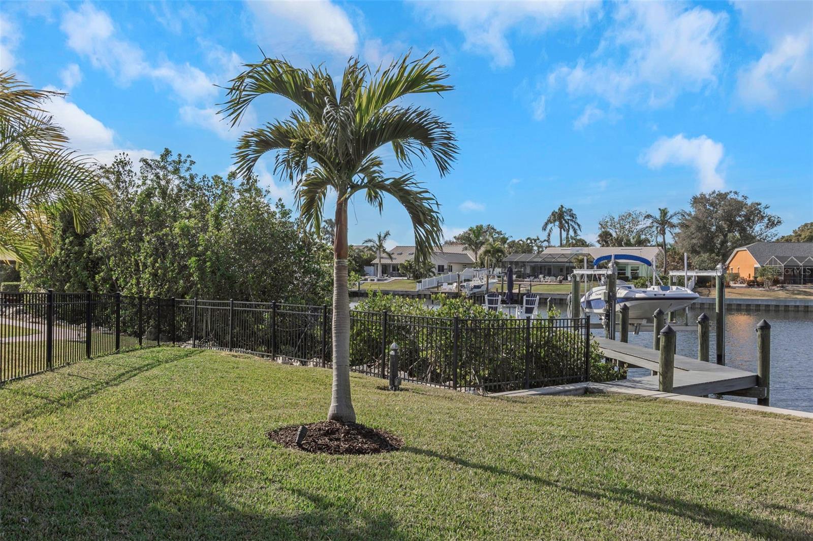 Listing photo id 44 for 4054 Rocky Shores Drive