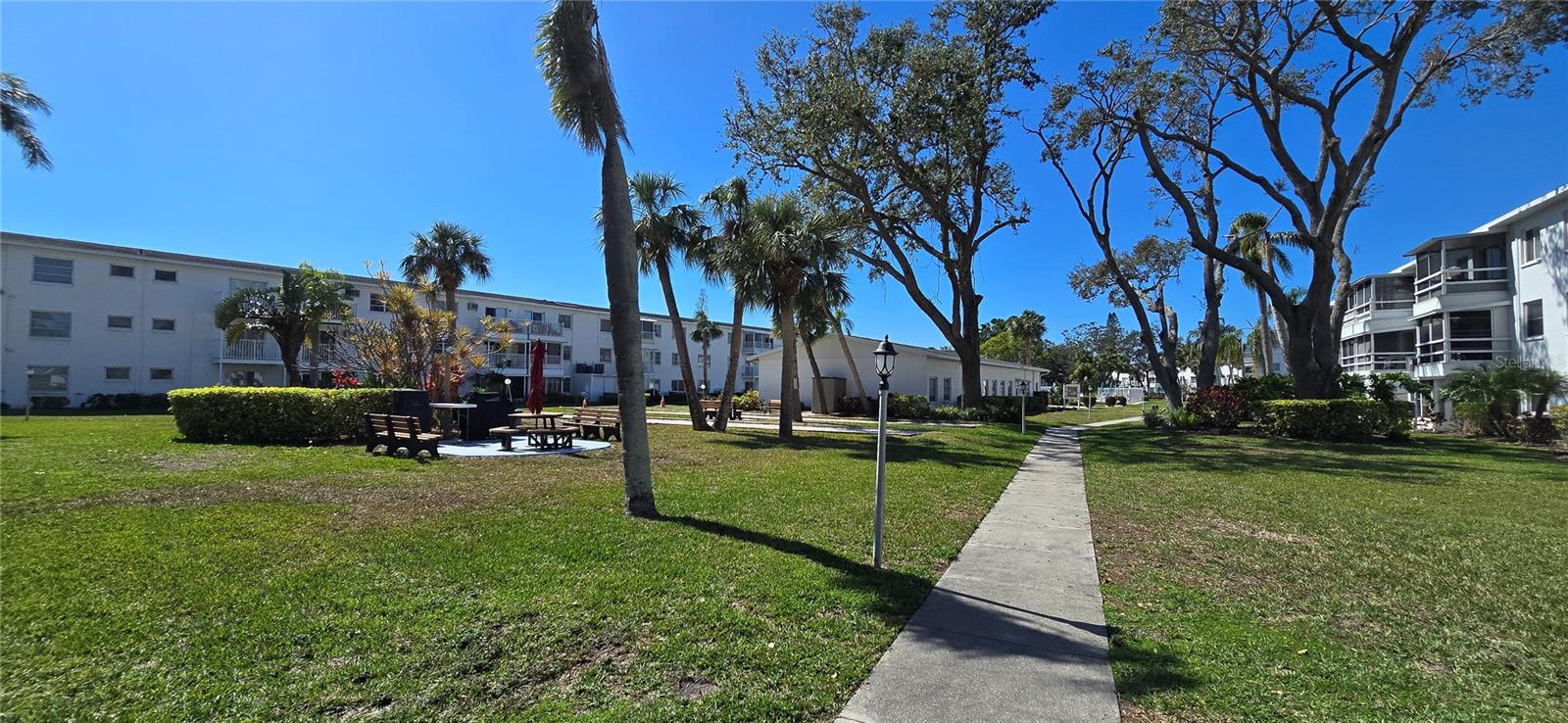 Image 18 of 37 For 2113 Canal Drive B2