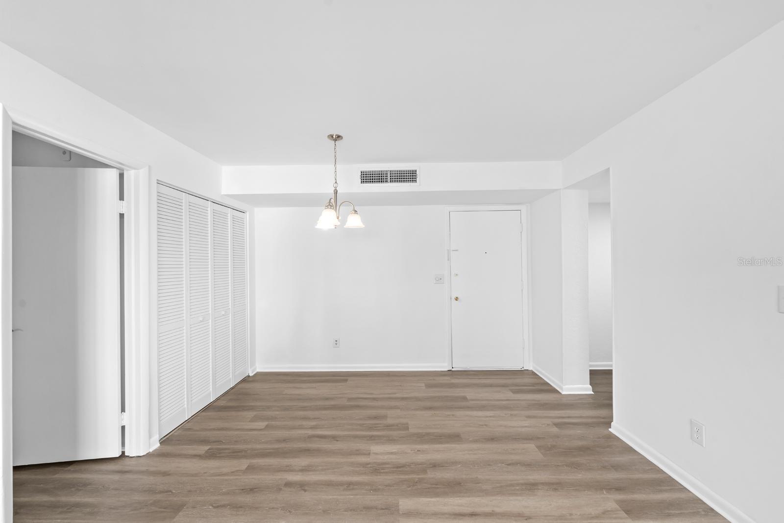 Image 13 of 17 For 711 Russell Lane 238