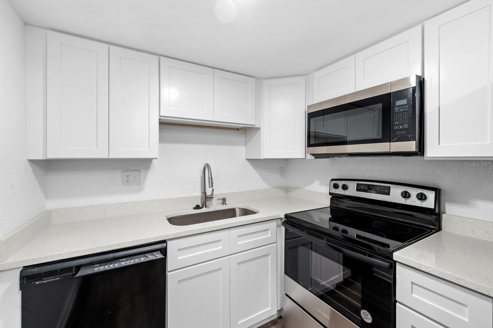 Image 6 of 17 For 711 Russell Lane 238