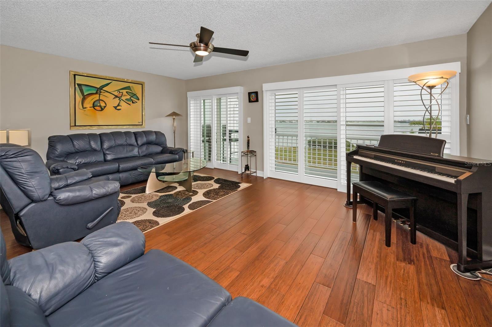 Image 18 of 79 For 1451 Gulf Boulevard 207