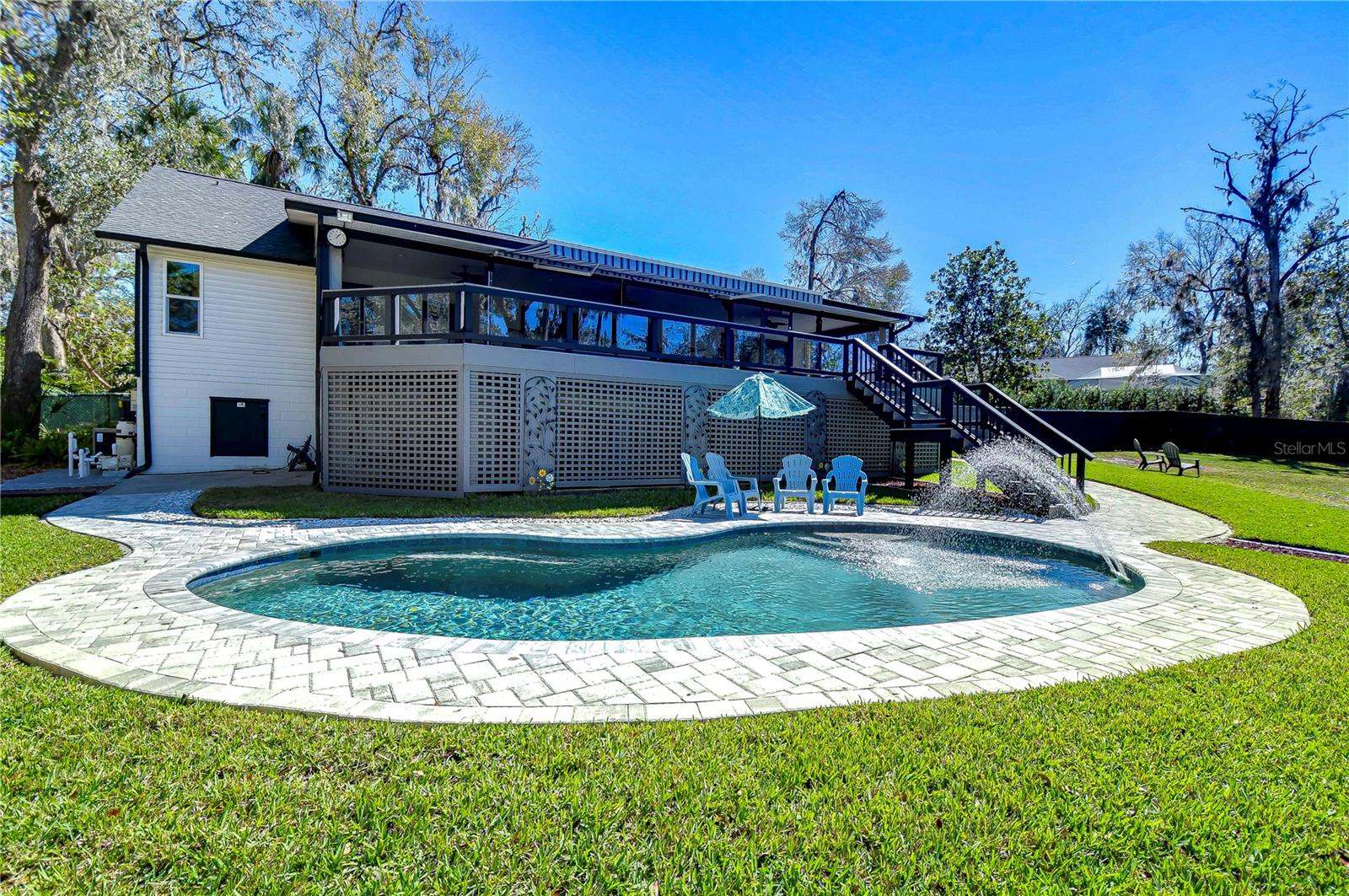 Listing photo id 33 for 11524 River Country Drive