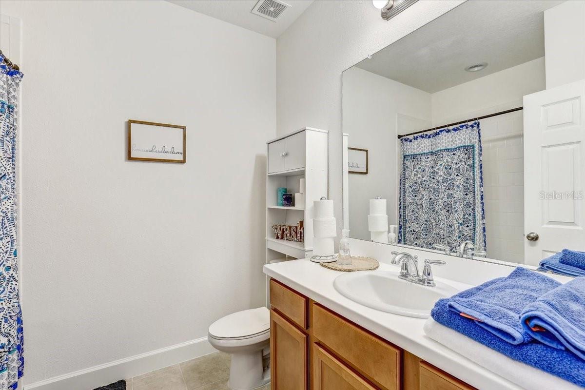 Listing photo id 34 for 34159 Astoria Circle