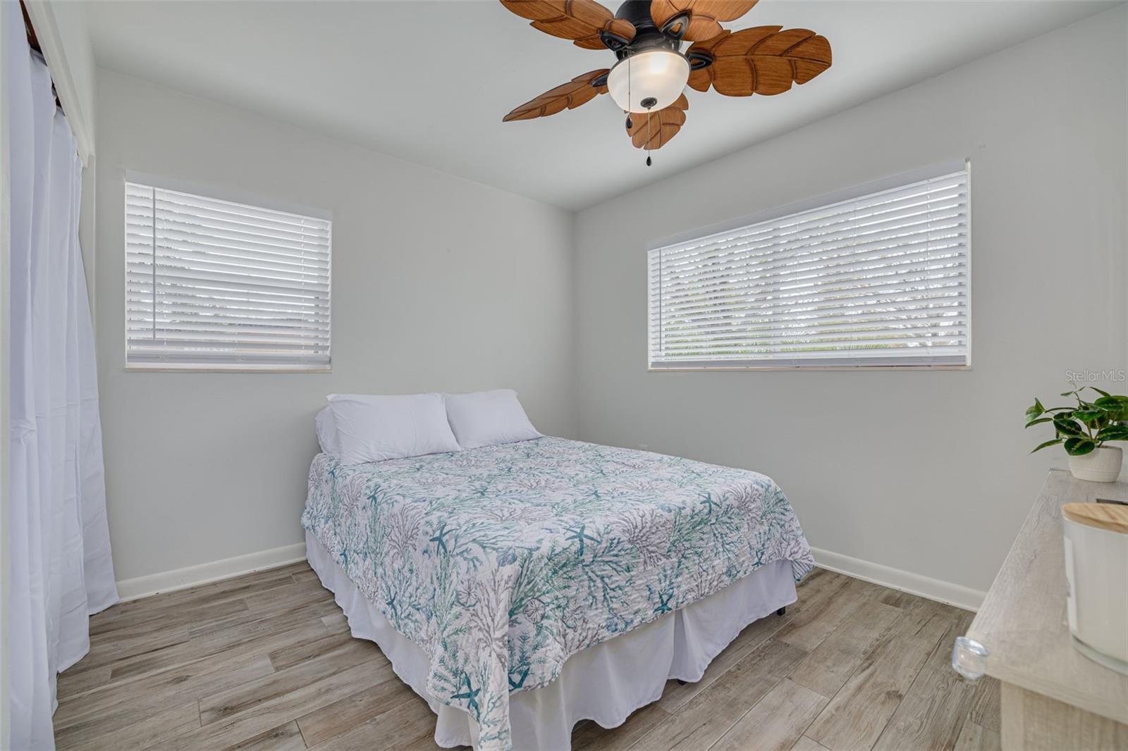 Listing photo id 10 for 9325 90th Terrace