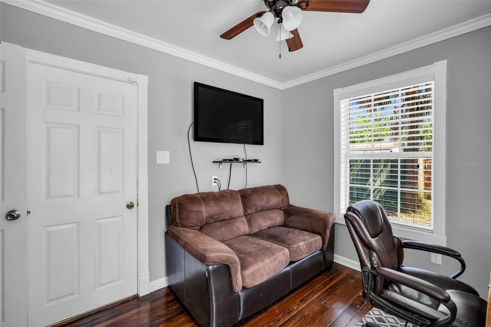 Image 17 of 32 For 3727 38th Street N