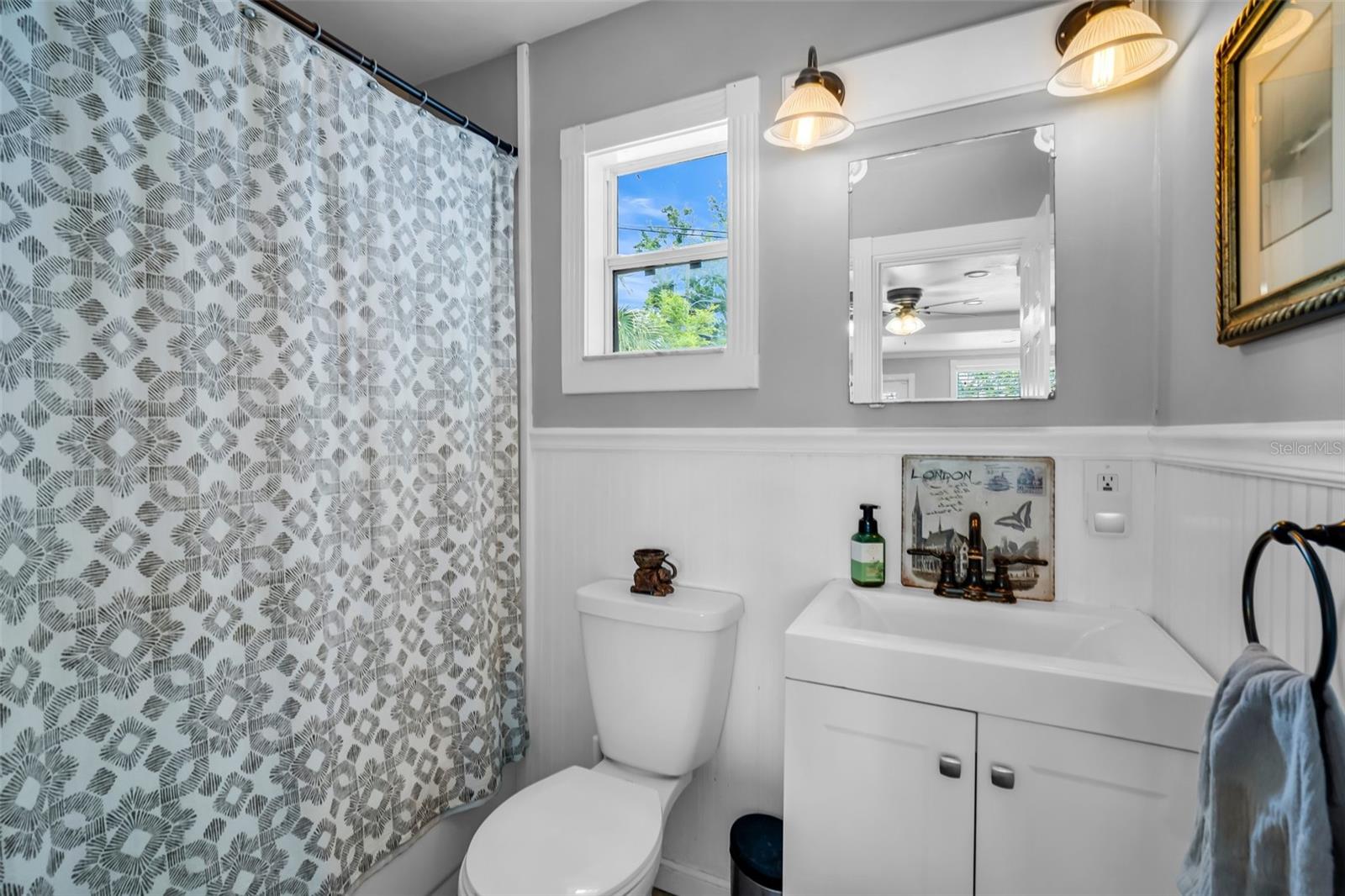 Image 18 of 32 For 3727 38th Street N