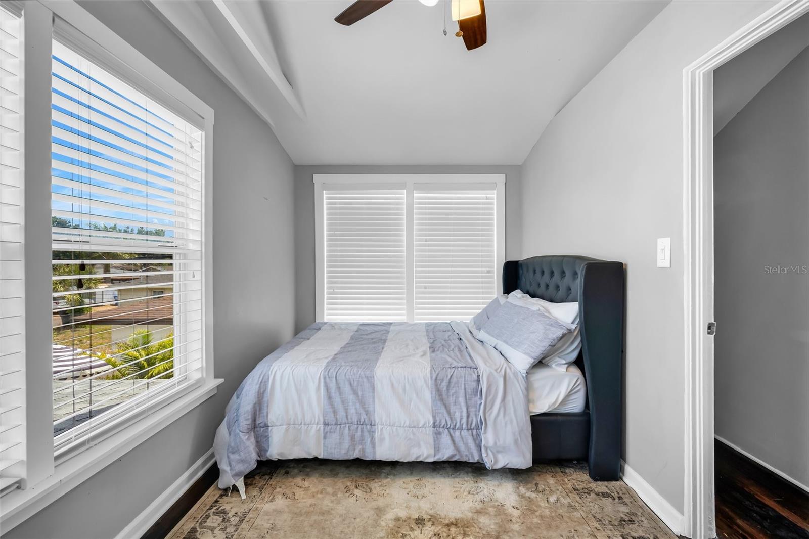Image 21 of 32 For 3727 38th Street N