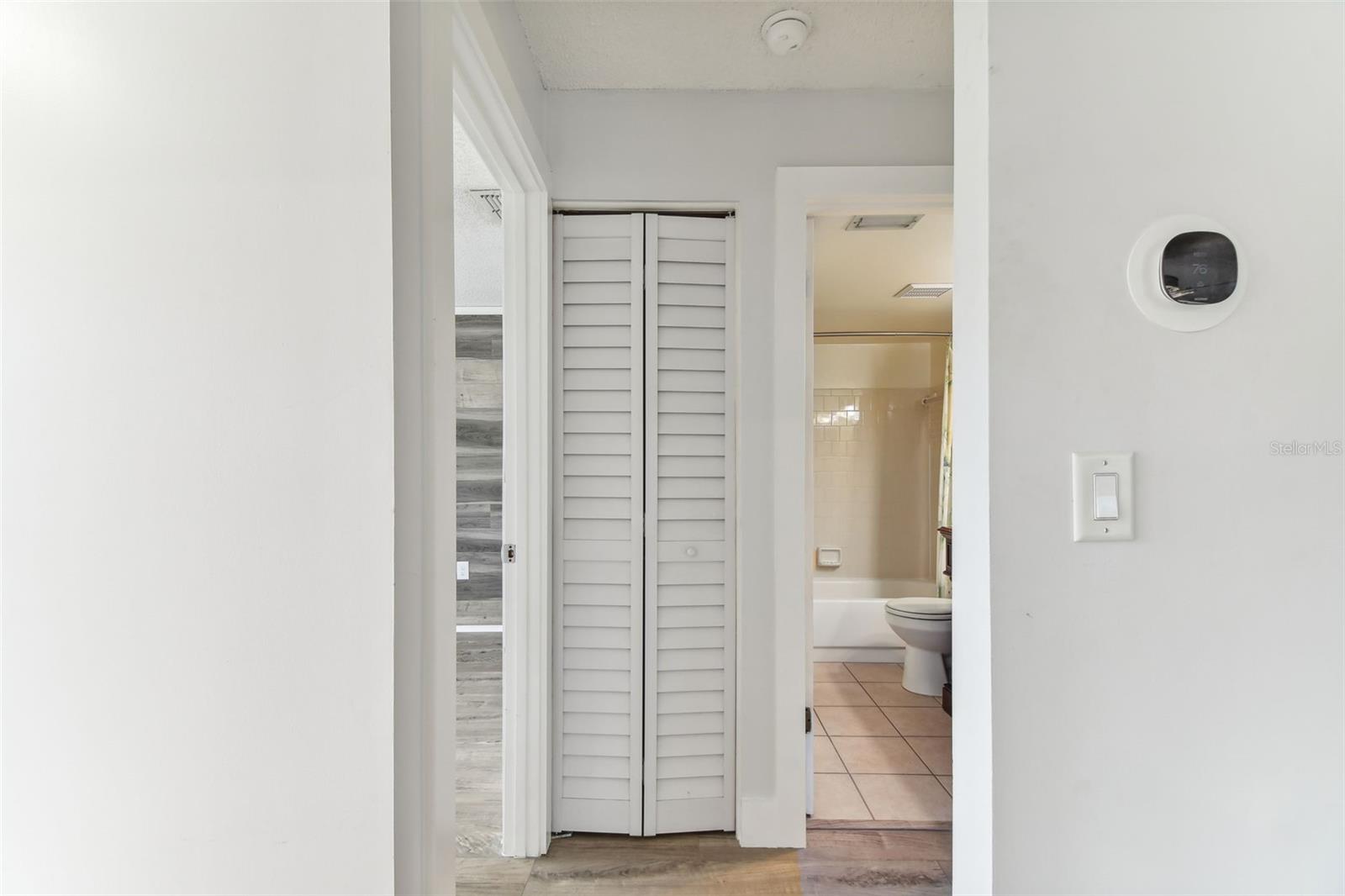 Image 16 of 42 For 211 Somerset Cirle N